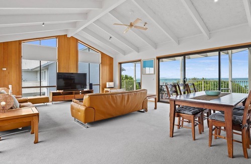 Port Fairy Apartment | Beachfront - elevated ocean views
