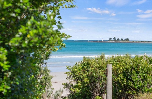 Port Fairy Apartment | Beachfront - elevated ocean views