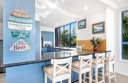 Mermaid Beach House | Beachfront Escape (Ocean Views)