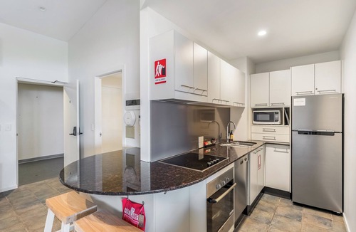 North Creek Apartment | Beachfront holiday that delivers prime positioning.