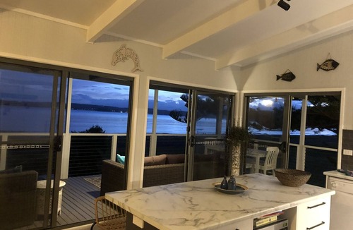 Long Beach House | Beachfront Home relax and enjoy paradise 14day rental discounts
