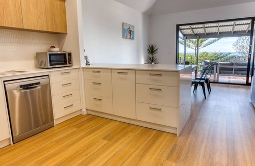 Geographe House | Beachfront Lagoon Retreat - Port Geographe