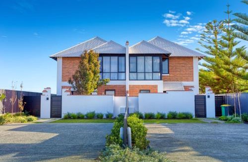 Geographe House | Beachfront Lagoon Retreat - Port Geographe