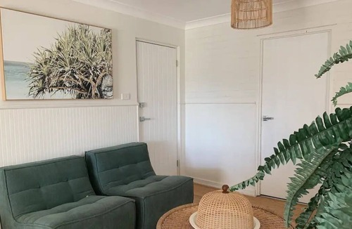 Bulli Tops Apartment | Beachfront + Late checkout + Sauna package available!