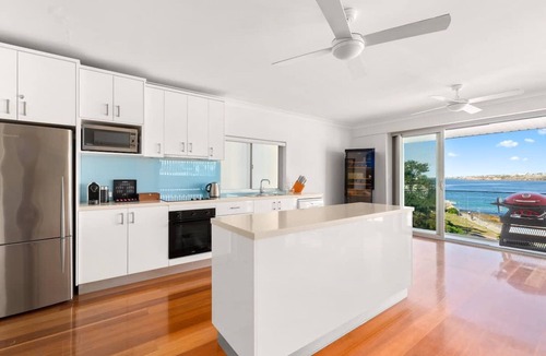 North Bondi Apartment | Beachfront Luxury 3 Beds With Ocean View Balcony