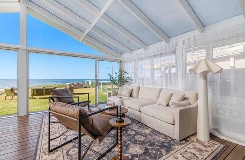 Collaroy Beach House | Beachfront Oasis - 4 bed family house with Spa