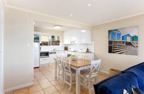 Port Elliot Apartment | Beachfront South Seas 2 Port Elliot w/views of Knights Beach