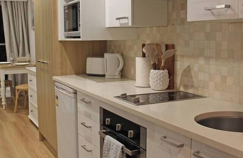 Dee Why Apartment | Beachfront Studio, Views, Best Location