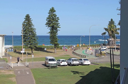 Dee Why Apartment | Beachfront Studio, Views, Best Location