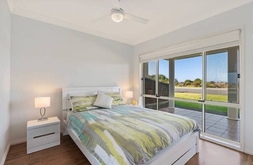 Victor Harbor Apartment | Beachfront Victor Harbor