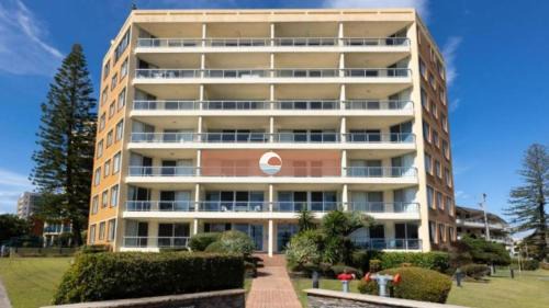 Forster Apartment | Beachpoint, Unit 202, 28 North Street