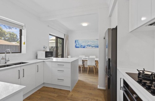 Glenelg South Apartment | Beachside 3-Bed Retreat with BBQ & Garage