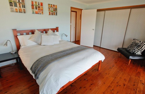 Bermagui House | Beachside - 39 Scenic Drive- Across from the beach,