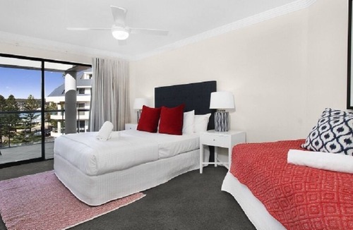 Manly Apartment | BEACHSIDE BEAUTY IN MANLY - PENTHOUSE APT 19