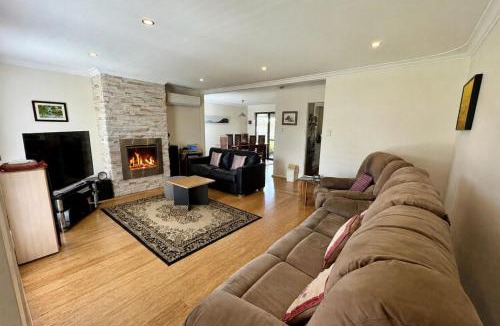 Broadwater House | Beachside Escape - Broadwater