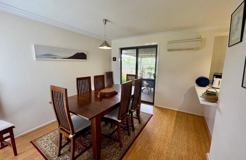 Broadwater House | Beachside Escape - Broadwater