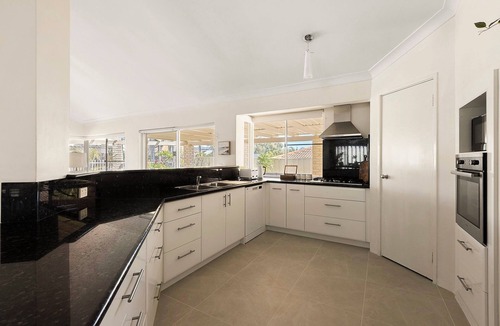 Hillarys House | Beachside family escape near Hillary's pristine beaches