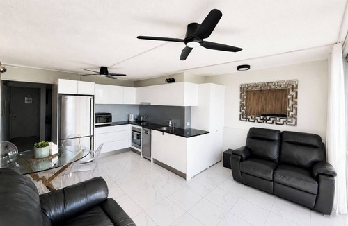 Gold Coast Apartment | Beachside Ocean View 1BR Apartment Central Surfers