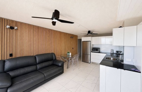 Gold Coast Apartment | Beachside Ocean View 1BR Apartment Central Surfers