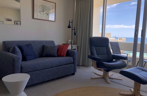 Manly Apartment | Beachside Paradise - Ocean Views, Central Position