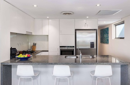 Bronte Apartment | Beachside Penthouse in Bronte