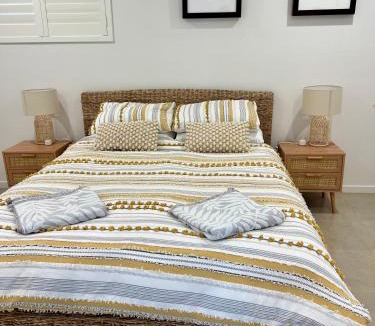 Dicky Beach House | Beachside retreat