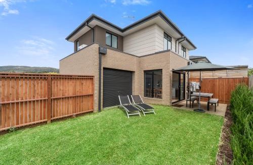 Rosebud House | Beachside Townhouse