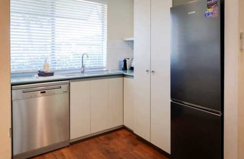 Quindalup House | Beachside Villa Retreat - Resort Style Quindalup
