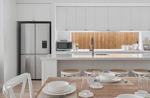 Dromana House | Beachurst Coastal Escape | Walk to Beach