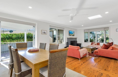 Copacabana House | BEACHY AT COPA | Pet friendly, WIFI, Walk to beach | Accom Holidays