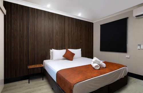 Katherine Hotel | Beagle Hotel
