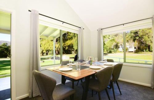 Kangaroo Valley House | Beau Villa - Two bedroom Villa on golf course