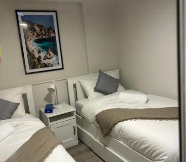 Budgewoi House | Beautiful and comfy 3 bedrooms duplex close to everything