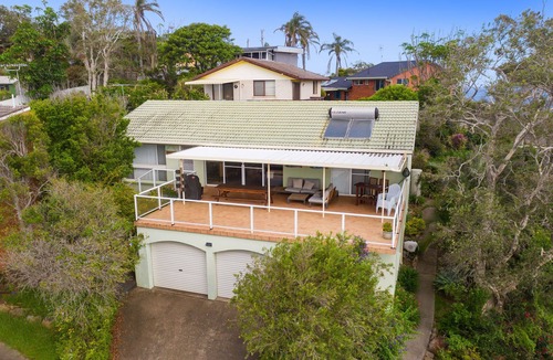 Crescent Head House | BEAUTIFUL BEACH HOME WITH EXPANSIVE DECK, WI-FI & NETFLIX