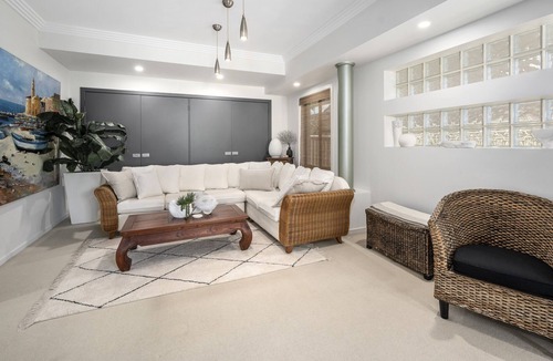 Sandy Beach House | Beautiful Beachside Holiday Home @ Sandy. 500m to Beach -Sleeps 10