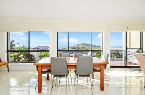 Encounter Bay House | Beautiful Views Relaxation Awaits You