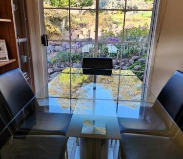 Rokeby House | Beautiful vineyard stay