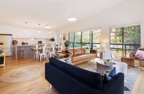 Caurnamont House | Beautiful waterfront holiday house, overlooking Murray River. Privately owned.