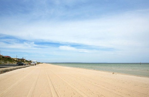 Aspendale House | Bed & Breakfast by the sea
