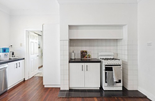 Bedford House | Bedford Pool Oasis | Comfort near CBD & Airport