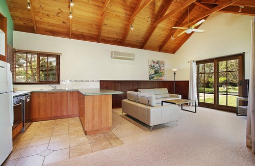 Beechworth Ski Chalet | Beechworth Cedar Cottages - spacious, private 1 Bedroom cottage close to town
