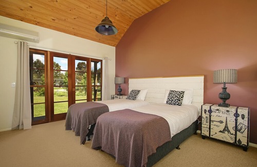 Beechworth Ski Chalet | Beechworth Cedar Cottages - spacious, private 1 Bedroom cottage close to town