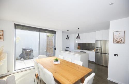 Torquay House | Bella Casa - Torquay