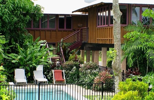 Mission Beach House | Bella Coola - Chilko - Romantic Cottage