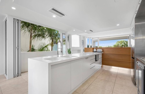 Point Arkwright Apartment | Bella Donna