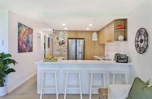 Sunshine Coast Apartment | Belladoo U2- Fully Renovated Beachfront Apartment