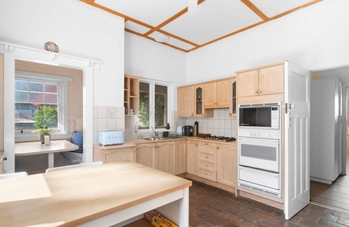 Henley Beach South House | Belle Escapes - Sea Glass Cottage on the Esplanade