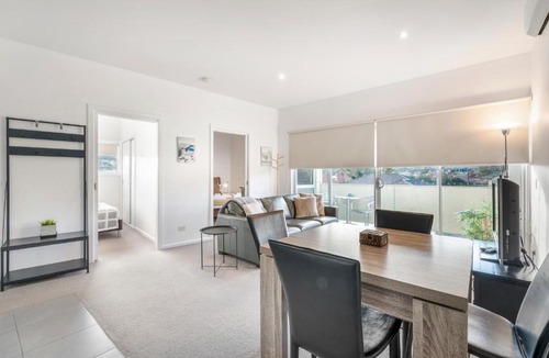 Bellerive Apartment | Bellerive Quay - 2 Bedroom Apartment - Free Parking - Free WIFI