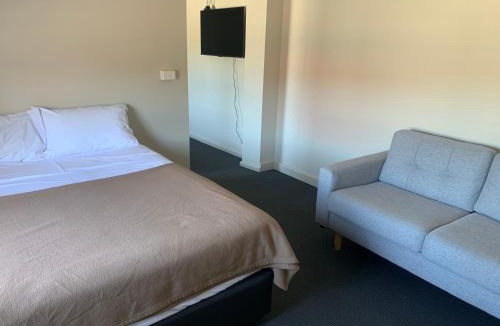 Lindisfarne Hotel | Beltana Hotel