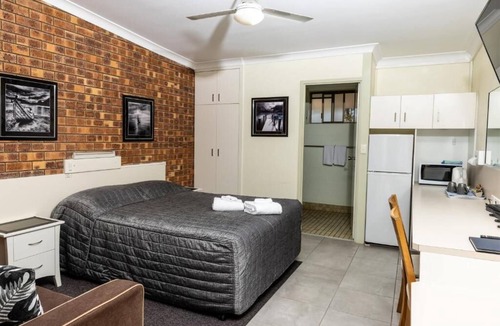 Benaraby Hotel | Benaraby Hilltop Motor Inn